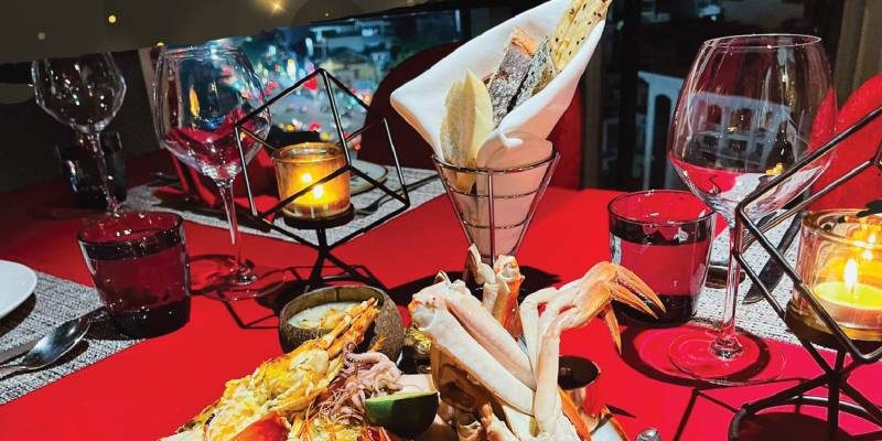 mr-lobster-and-happy-crab-buffet